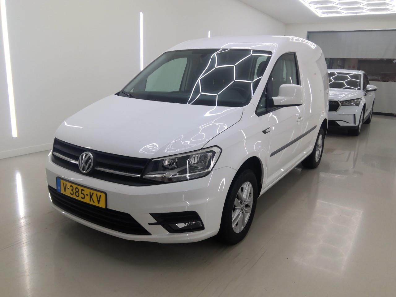 Volkswagen Caddy - 2.0 TDI 75kW DSG [ CRUISE+NAVIGATIE+STOELVERWARMING+CLIMATE+LMV+PDC ] - AutoWereld.nl