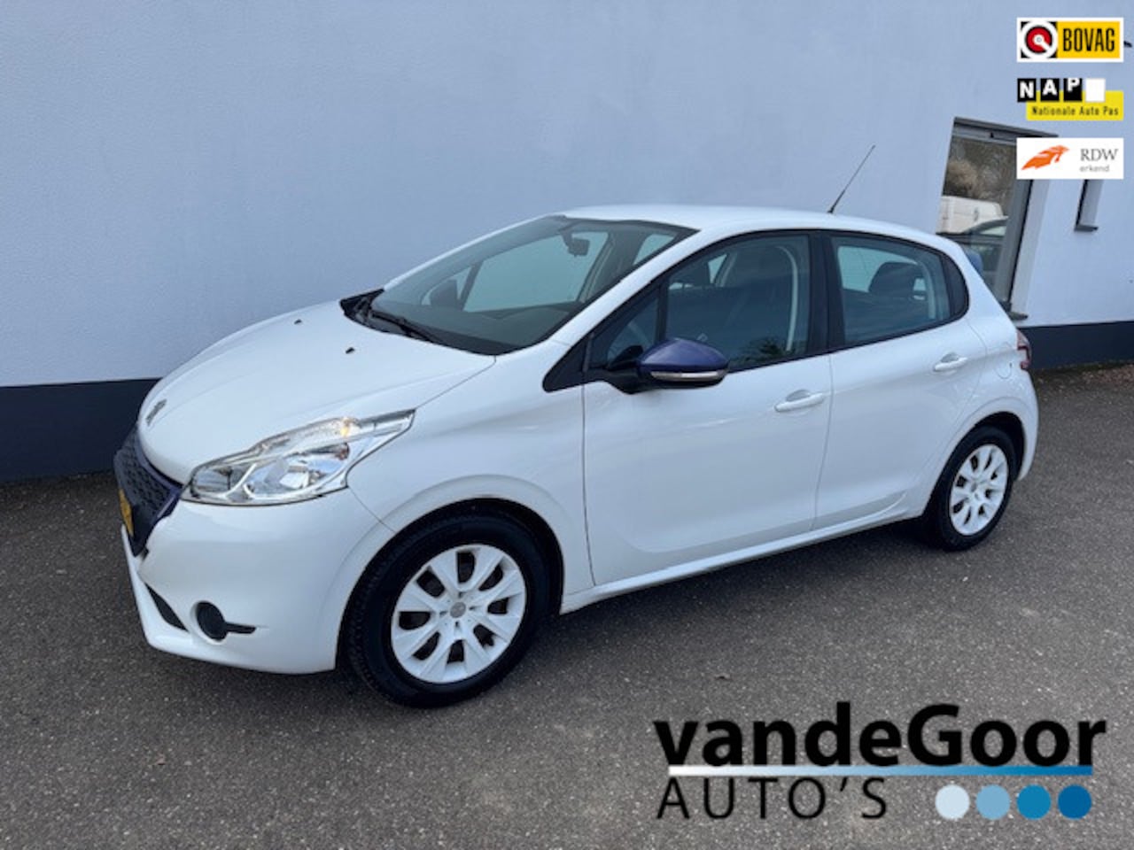 Peugeot 208 - 1.0 PureTech LIKE 1.0 PureTech LIKE, '15, 5-drs, airco en 51000 km ! - AutoWereld.nl