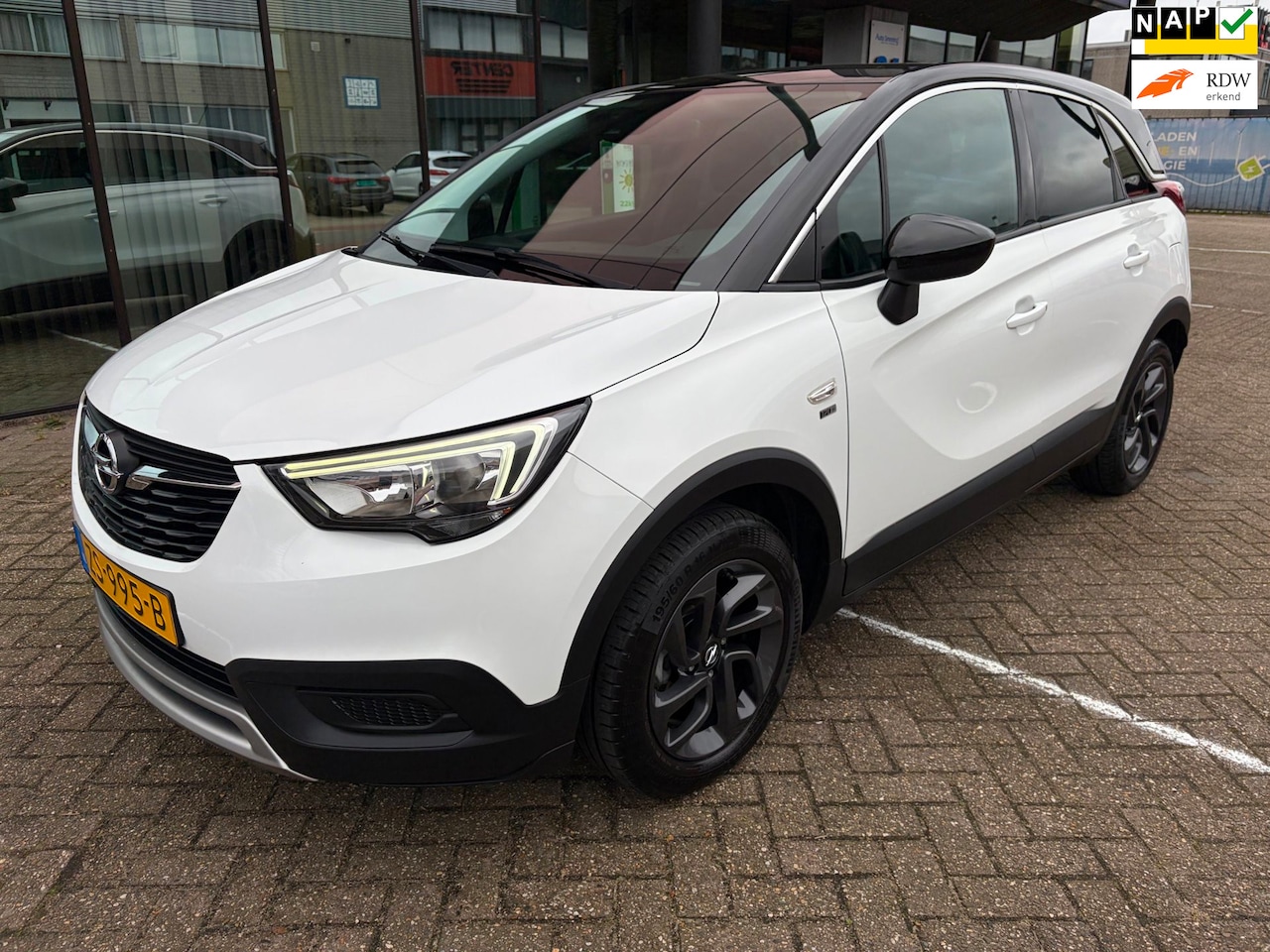 Opel Crossland X - 1.2 120 Jaar Edition / Apple Carplay / PDC / LED - AutoWereld.nl