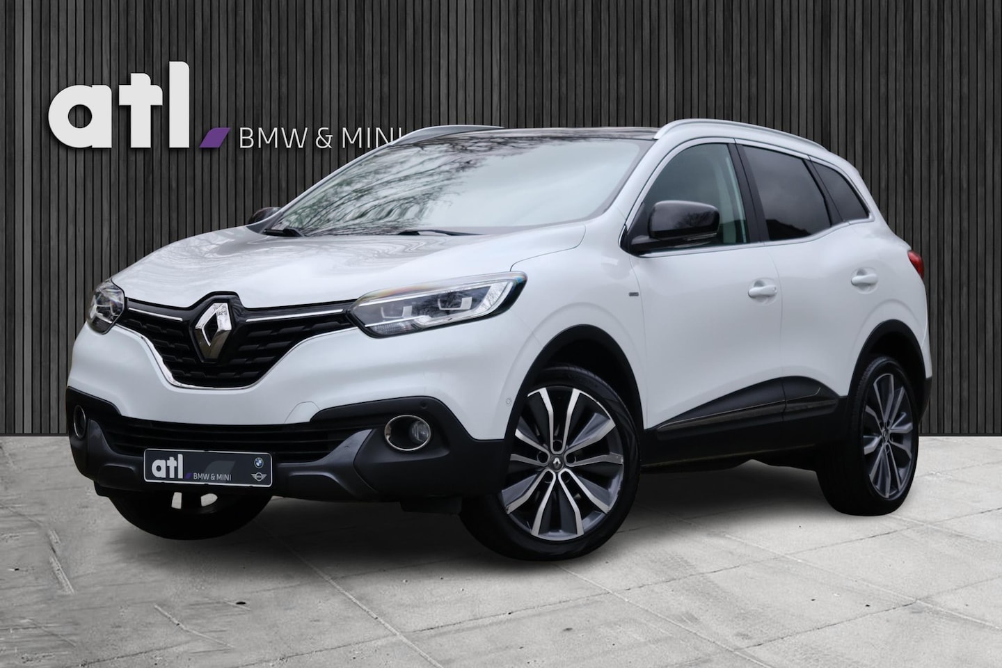 Renault Kadjar - 1.2 TCe Bose Bose | Navi | Stoelverwarming | Klima | Led Pure Vision | Achteruitrijcamera - AutoWereld.nl