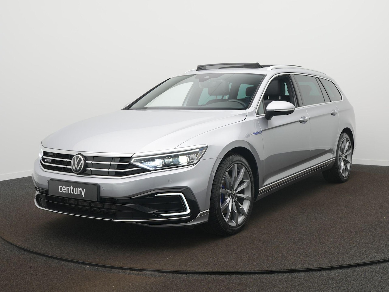 Volkswagen Passat - 1.4 TSI PHEV GTE Highline Automaat - 360 camera - Trekhaak - Panoramaschuif-kanteldak - Na - AutoWereld.nl