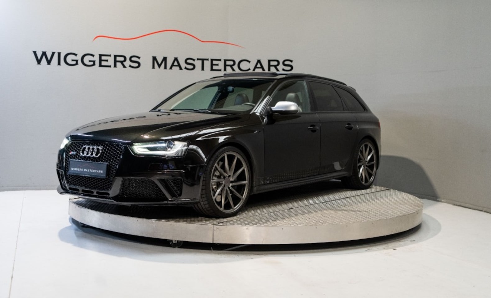 Audi RS4 - 4.2 V8 450 PK, BenO Audio, DAB, Panodak, Carbon, Ad.Cruise, Vossen LM 20, Dealeronderhoude - AutoWereld.nl