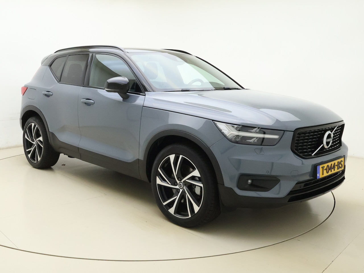 Volvo XC40 - T5 Recharge R-Design | Trekhaak | Achteruitrij Camera | Leder | - AutoWereld.nl