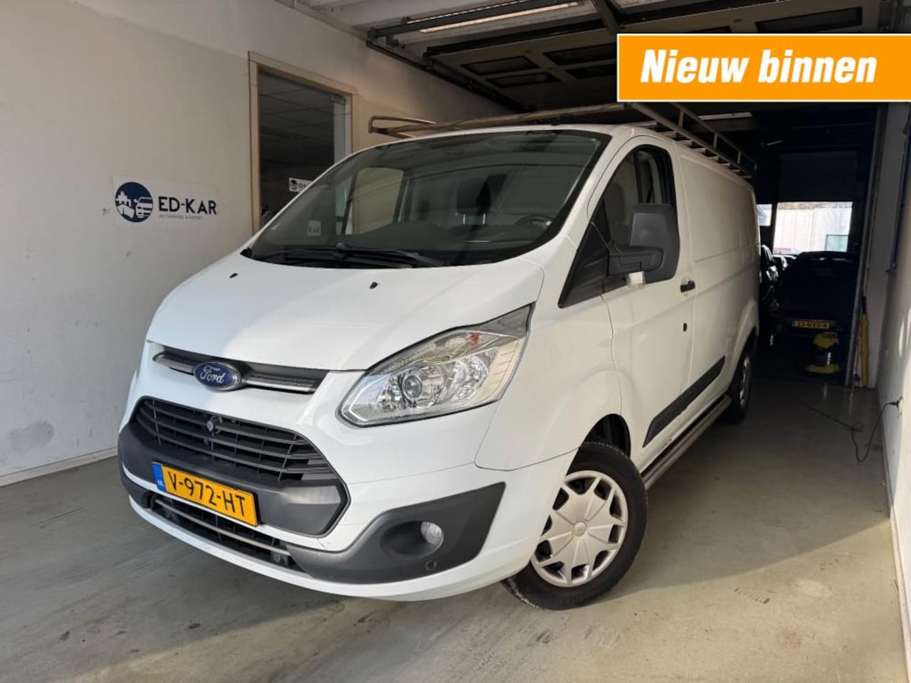 Ford Transit Custom - 340 2.0 TDCI L2H1 Trend PDC AIRCO CAMERA RIJDT GOED NAP APK 12-2026 - AutoWereld.nl