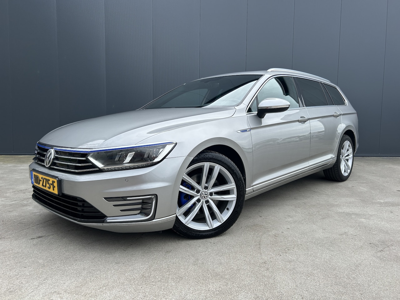 Volkswagen Passat Variant - 1.4 TSI GTE Highline 1e EIGENAAR PANO DAK CAMERA ADAPT CRUISE LEER LED NAVI ECC TREKHAAK - AutoWereld.nl