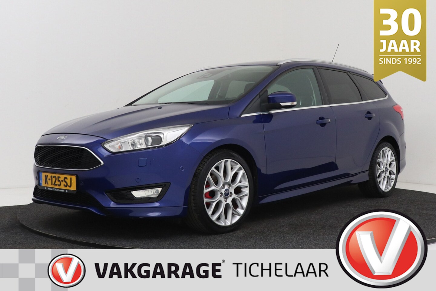 Ford Focus Wagon - 1.5 Titanium | Winter Pack | 182 PK | Camera | Navigatie | ST-Line Bumpers | Xenon | - AutoWereld.nl