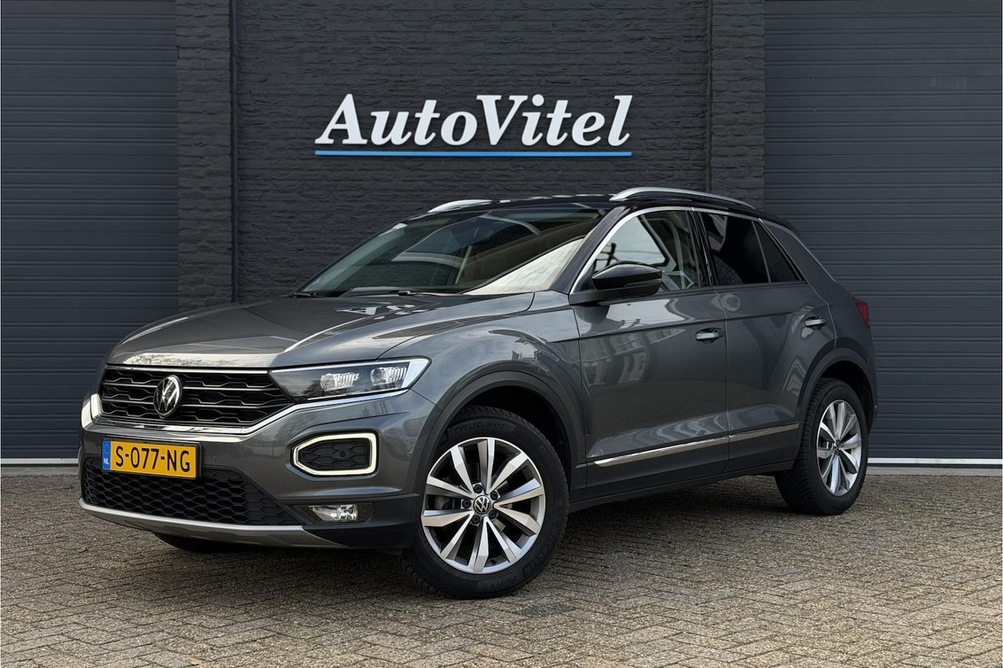 Volkswagen T-Roc - 1.5 TSI 150PK DSG-7 | Trekhaak | Camera | Stoelverwarming | Carplay - AutoWereld.nl