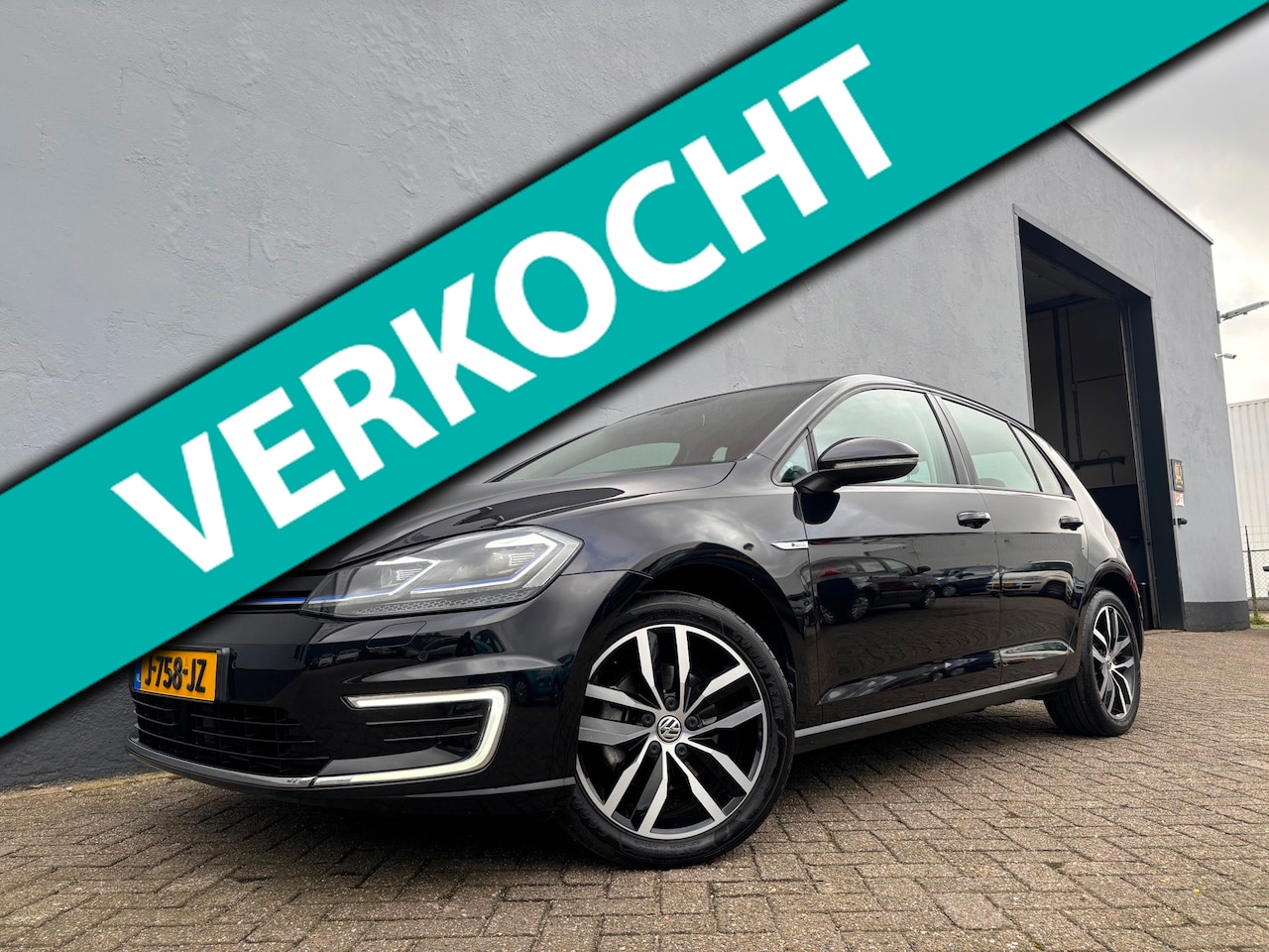 Volkswagen e-Golf - E-DITION - Navigatie - Leder Interieur - AutoWereld.nl