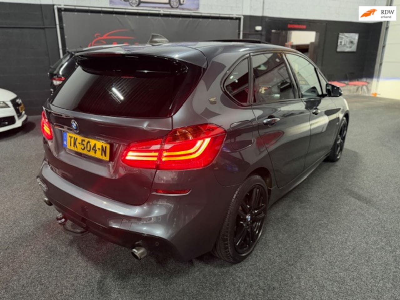 BMW 2-serie Active Tourer - 220i High Executive 220i High Executive - AutoWereld.nl