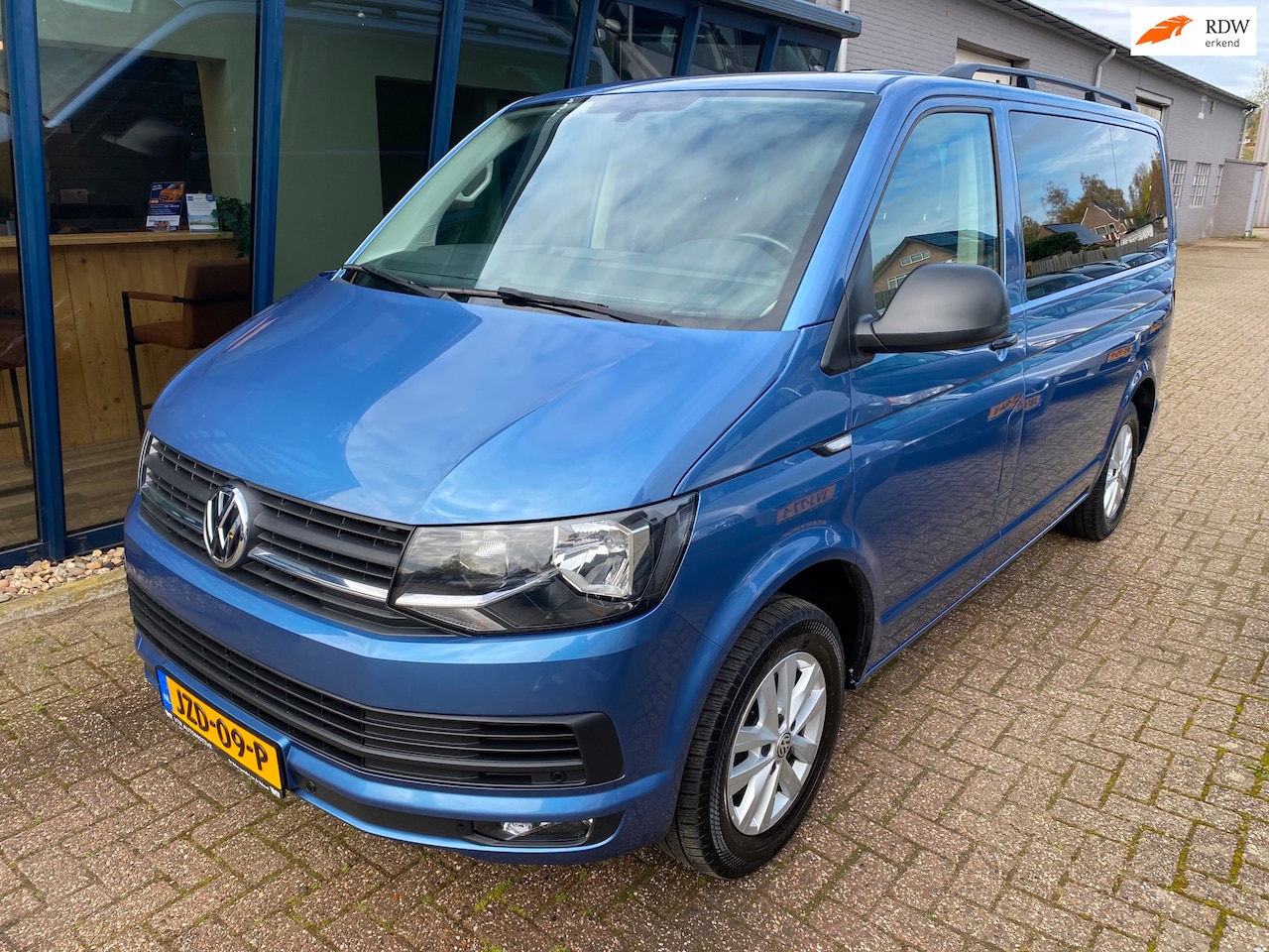 Volkswagen Transporter Multivan - 2.0 TSI L1H1 Comfortline Benzine 7 Persoons - AutoWereld.nl