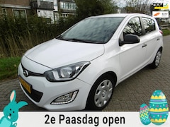 Hyundai i20 - 1.2i 86pk 4-Cil. 5-deurs Airco SCHADE DEUR EXPORT / HANDELSAUTO