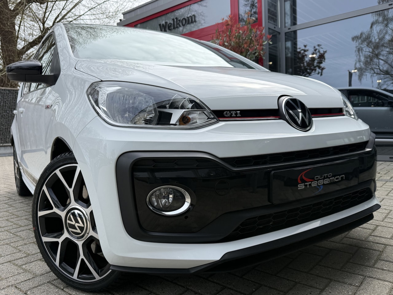 Volkswagen Up! - 1.0 TSI 116PK GTI *!* NAVI/ CAMERA/ CRUISE/ 27 DKM/ ECC/ STOELVERWARMING *!* - AutoWereld.nl