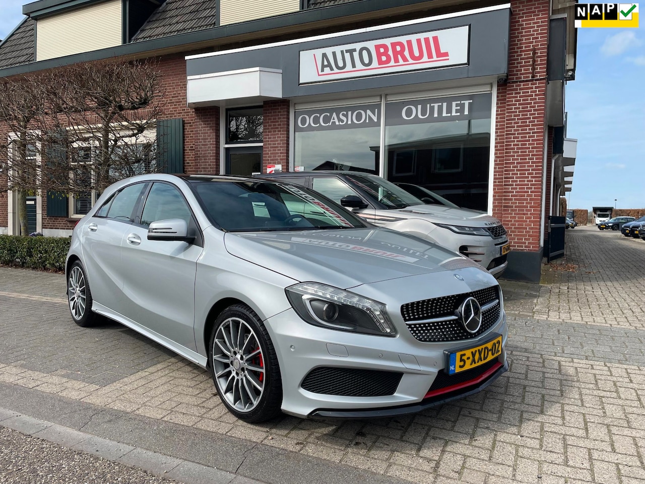 Mercedes-Benz A-klasse - 180 Ambition AMG Aut. NL-auto|Navi|18 Inch|Sportief uitgevoerd - AutoWereld.nl
