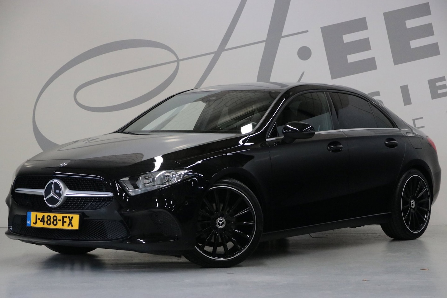 Mercedes-Benz A-klasse - 180 Apple carplay/Achteruitrijcamera/NAP/Origineel NL - AutoWereld.nl