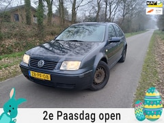 Volkswagen Bora - 1.6 Trendline