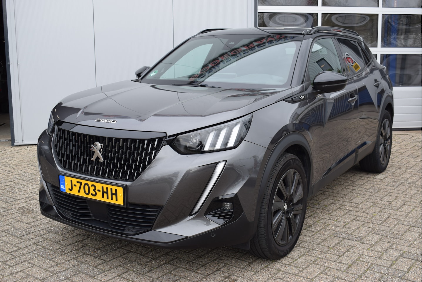 Peugeot 2008 - 1.2 GT 155PK | 1e Eigenaar | NL-Auto | Panoramadak | Alcantara | Focal Audio | Trekhaak - AutoWereld.nl