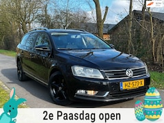 Volkswagen Passat Variant - 2.0 TDI Highline BlueMotion | DSG + R-line + Cruise + Navi Nu € 6.975,