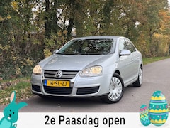 Volkswagen Jetta - 2.0 FSI Comfortline Airco G.O.H | Cruise + Airco Nu € 1.750,
