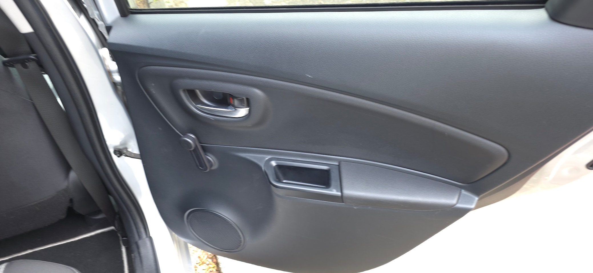 Toyota Yaris - 1.5 Hybrid Y20 Exclusive Edition Deze prachtige Toyota Yaris Y20 is in nette staat en voorzien van 4 goede all season bande - AutoWereld.nl