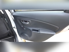 Toyota Yaris - 1.5 Hybrid Y20 Exclusive Edition Deze prachtige Toyota Yaris Y20 is in nette staat en voorzien van 4 goede all season bande