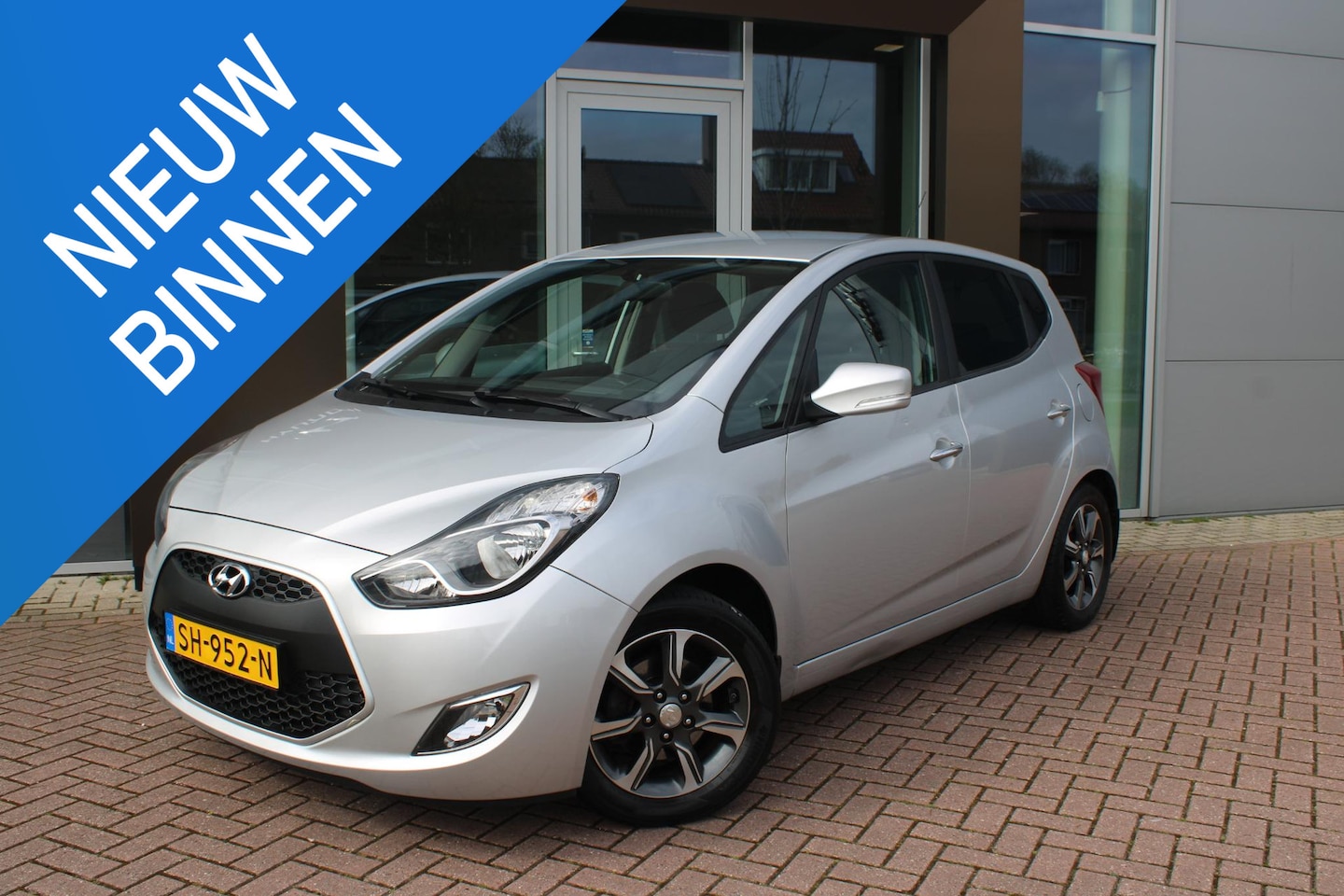 Hyundai ix20 - 1.6i 125pk Go! Airco Navi Camera 1e eigenaar 38.284km - AutoWereld.nl
