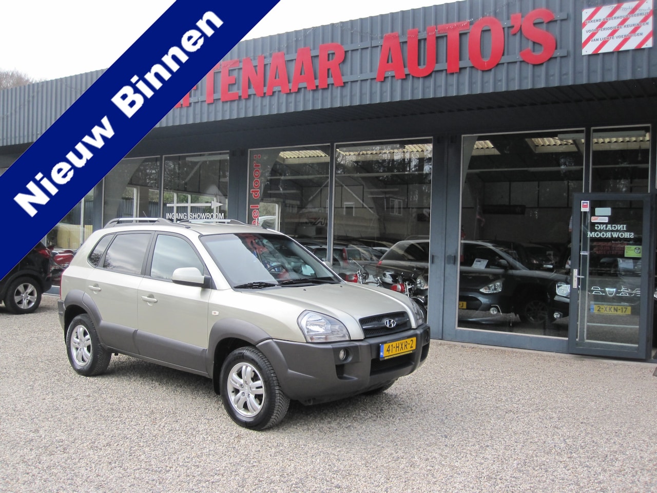 Hyundai Tucson - 2.0i Style met trekhaak apk 29-05-2027 - AutoWereld.nl