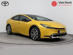 Toyota Prius - 2.0 Plug-in Solar Edition | Navigatie | Stoel-/stuurverwarming | 19 inch | Dodehoek detect