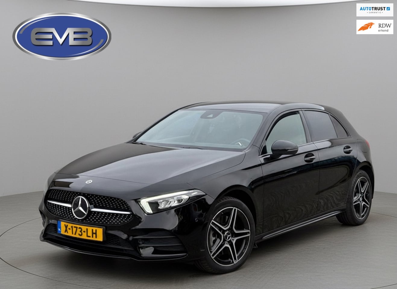 Mercedes-Benz A-klasse - 250 e Business Black Solution 160 pk AMG Limited, trekhaak, sfeerverlichting, dig cockpit, - AutoWereld.nl