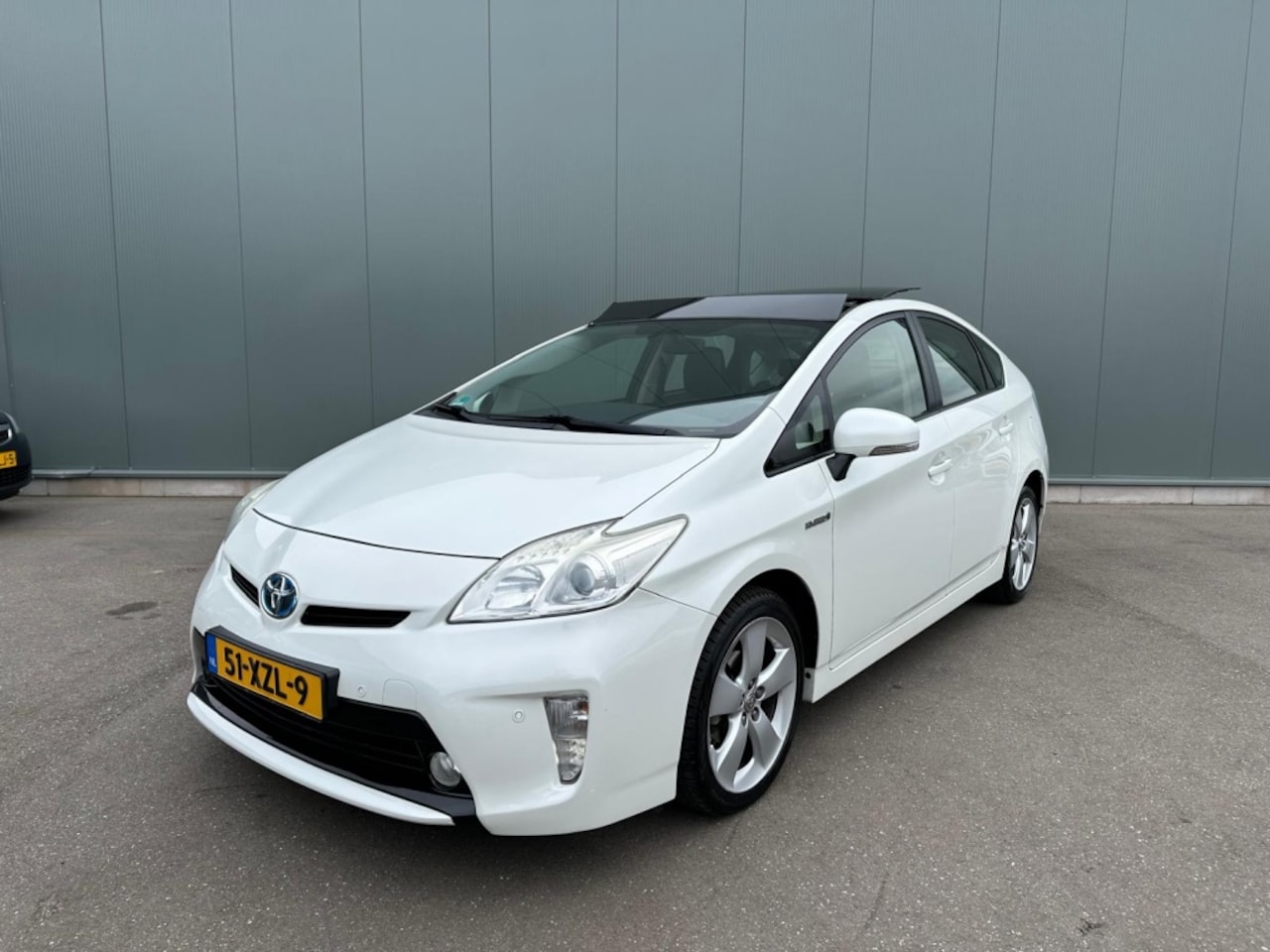 Toyota Prius - 1.8 Business SOLAR | PANORAMADAK | HUD ! - AutoWereld.nl