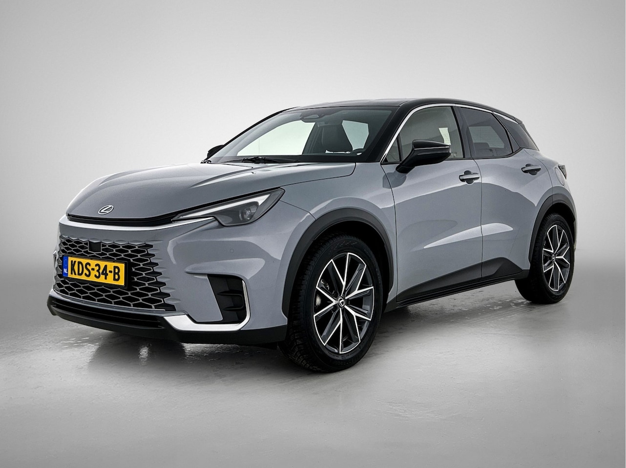 Lexus LBX - Emotion 2WD | Tech Pack | Geperforeerde Stoelen | Bi-Tone Metallic | - AutoWereld.nl