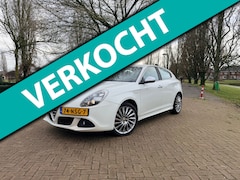 Alfa Romeo Giulietta - 1.4 T Distinctive | MultiAir | Leer | Cruise | PDC | LUXE