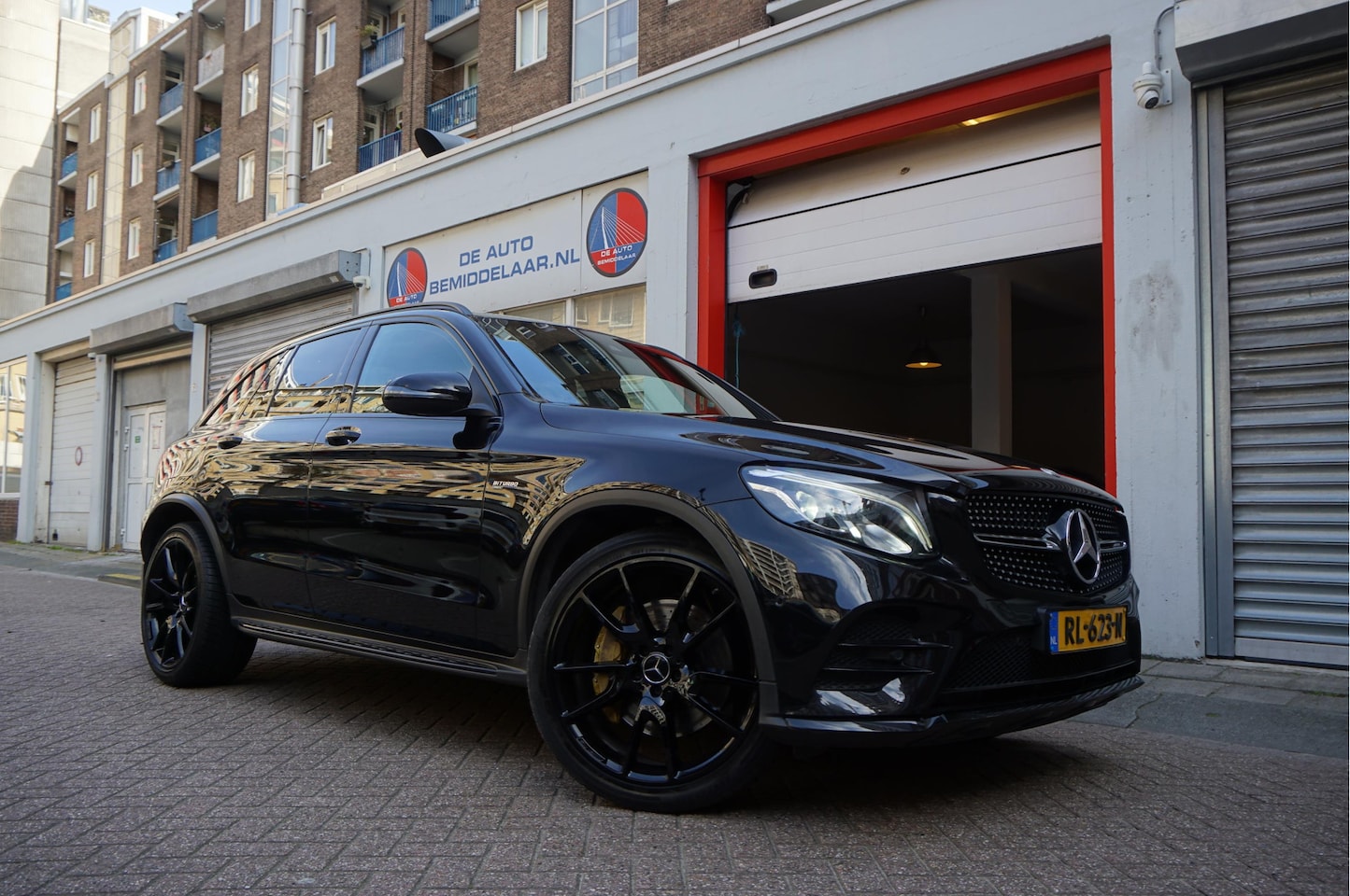 Mercedes-Benz GLC-klasse - AMG 43 4MATIC Aut9 | NL AUTO | Burmester | Black on Black | Trekhaak (wegklapbaar) | 21inc - AutoWereld.nl
