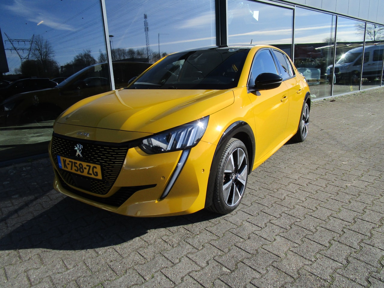 Peugeot e-208 - EV GT 350 50 kWh - AutoWereld.nl