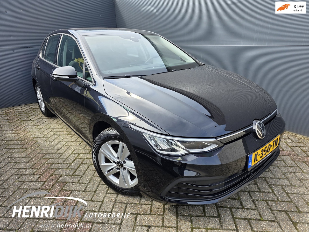Volkswagen Golf - 1.5 eTSI Style Automaat / Camera / Stoel & Stuur verwarming / Carplay / ACC / PDC / LMV - AutoWereld.nl
