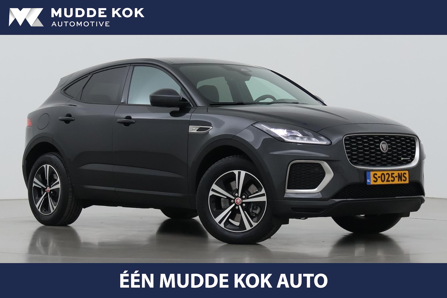 Jaguar E-Pace - P300e AWD R-Dynamic SE | Trekhaak | ACC | Getint Glas | Camera | Leder - AutoWereld.nl