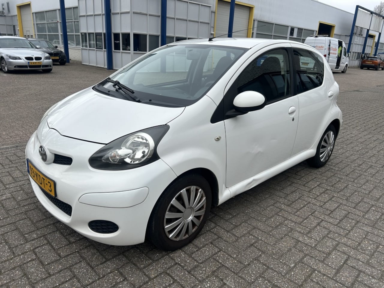 Toyota Aygo - 1.0-12V Comfort 5-DRS AIRCO nwAPK NAP! - AutoWereld.nl
