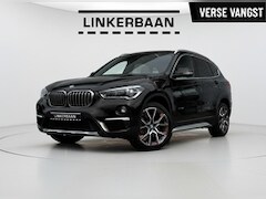 BMW X1 - sDrive20i High Executive | X Line | Panodak | Leder | LED | HUD | Carplay | 19 inch | NL A