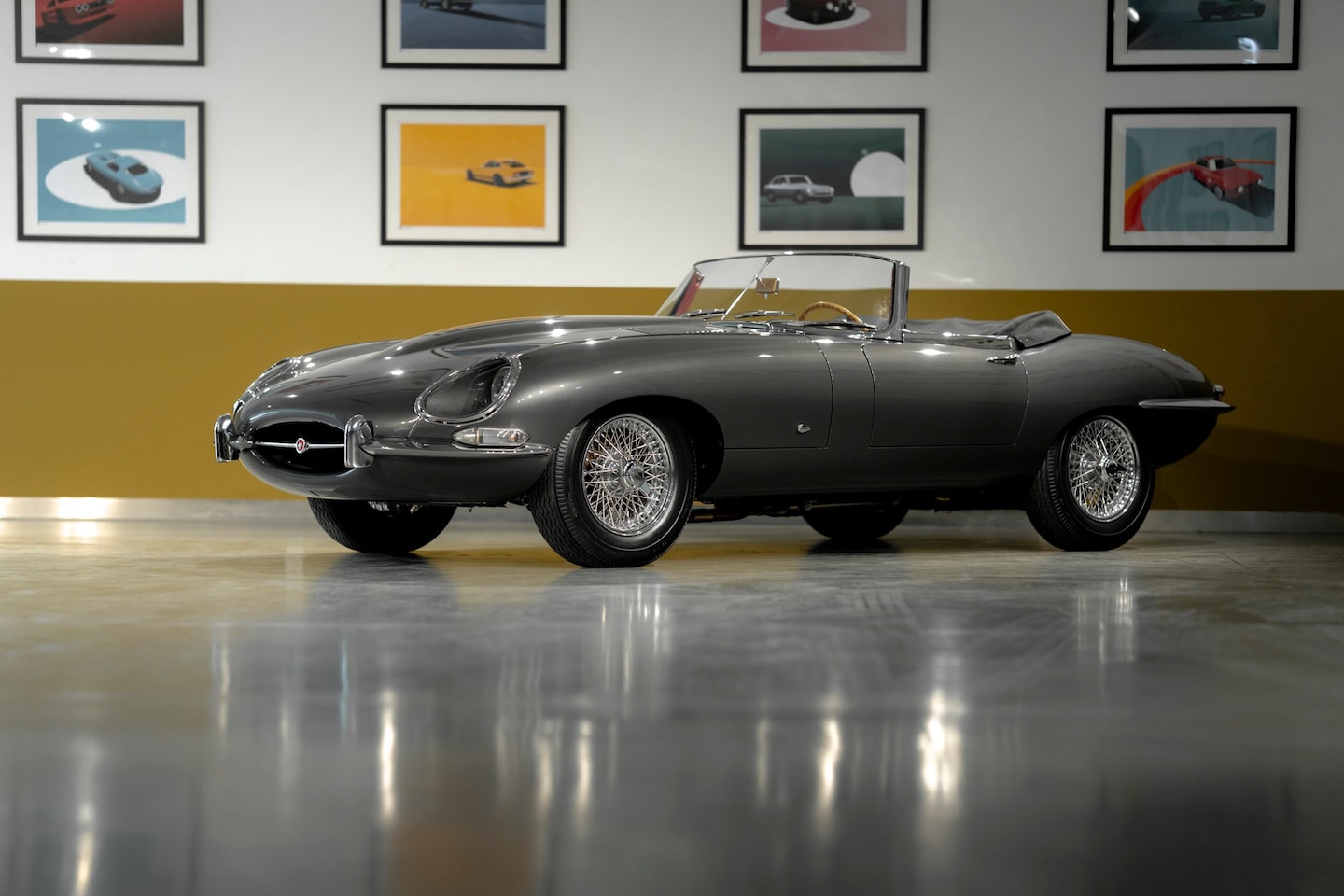 Jaguar E-type - 3.8 OTS Outside Bonnet Latch - AutoWereld.nl