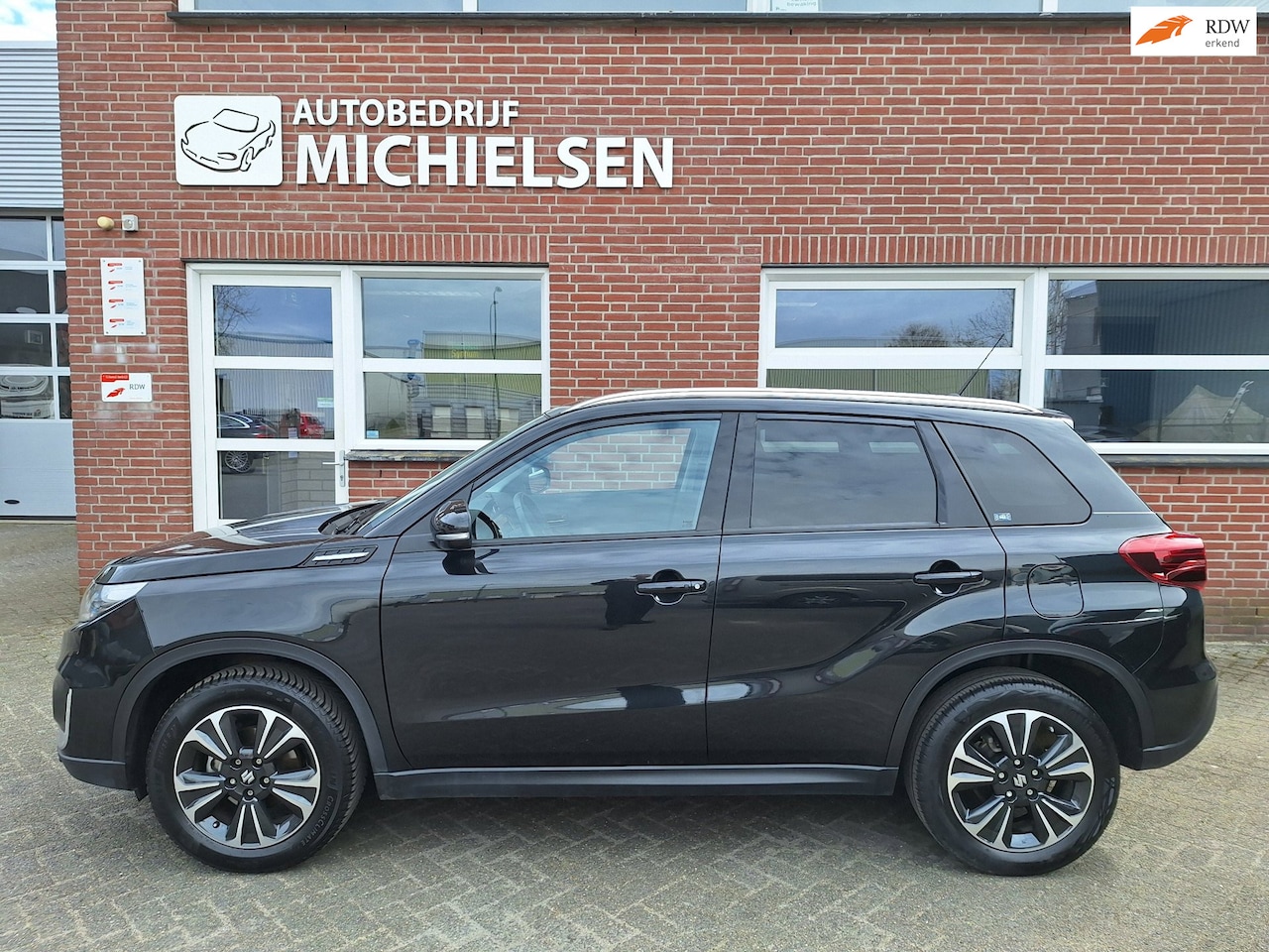 Suzuki Vitara - 1.5 Hybrid Style.Panorama/ACC. ALL-IN prijs - AutoWereld.nl