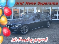 BMW 3-serie Touring - 318i Business Edition | M Pakket | Sfeerverlichting | Apple Carplay | Parkeercamera
