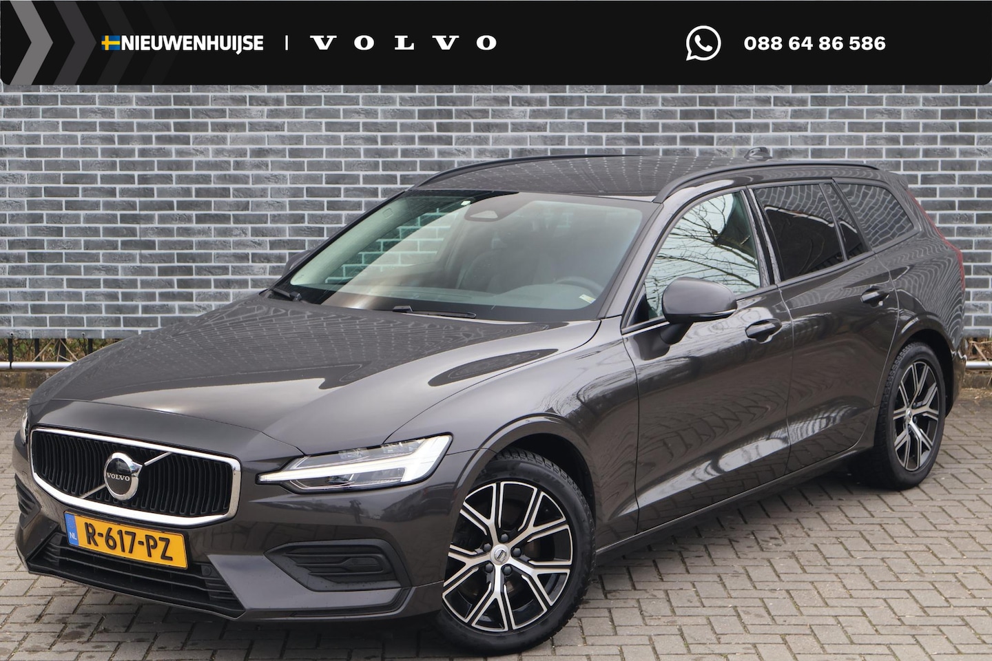 Volvo V60 - 2.0 B3 Essential | Navigatie | Apple Carplay | Android Auto | Achteruitrijcamera | Parkeer - AutoWereld.nl