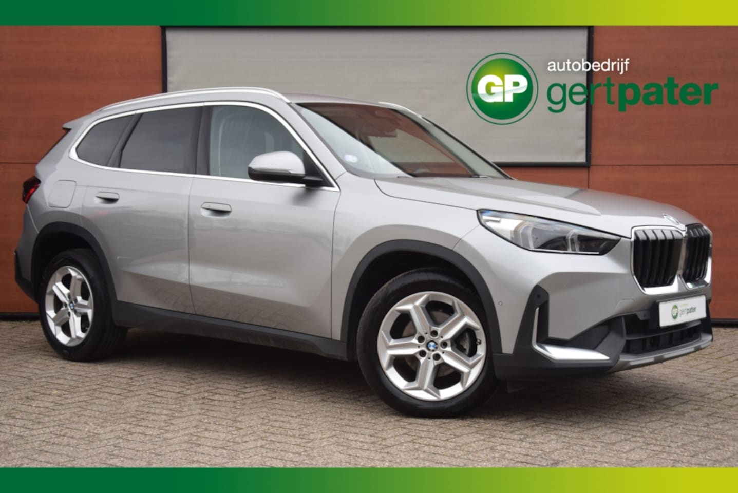 BMW X1 - sDrive18i Premium Pack/18"/Keyless/Camera - AutoWereld.nl