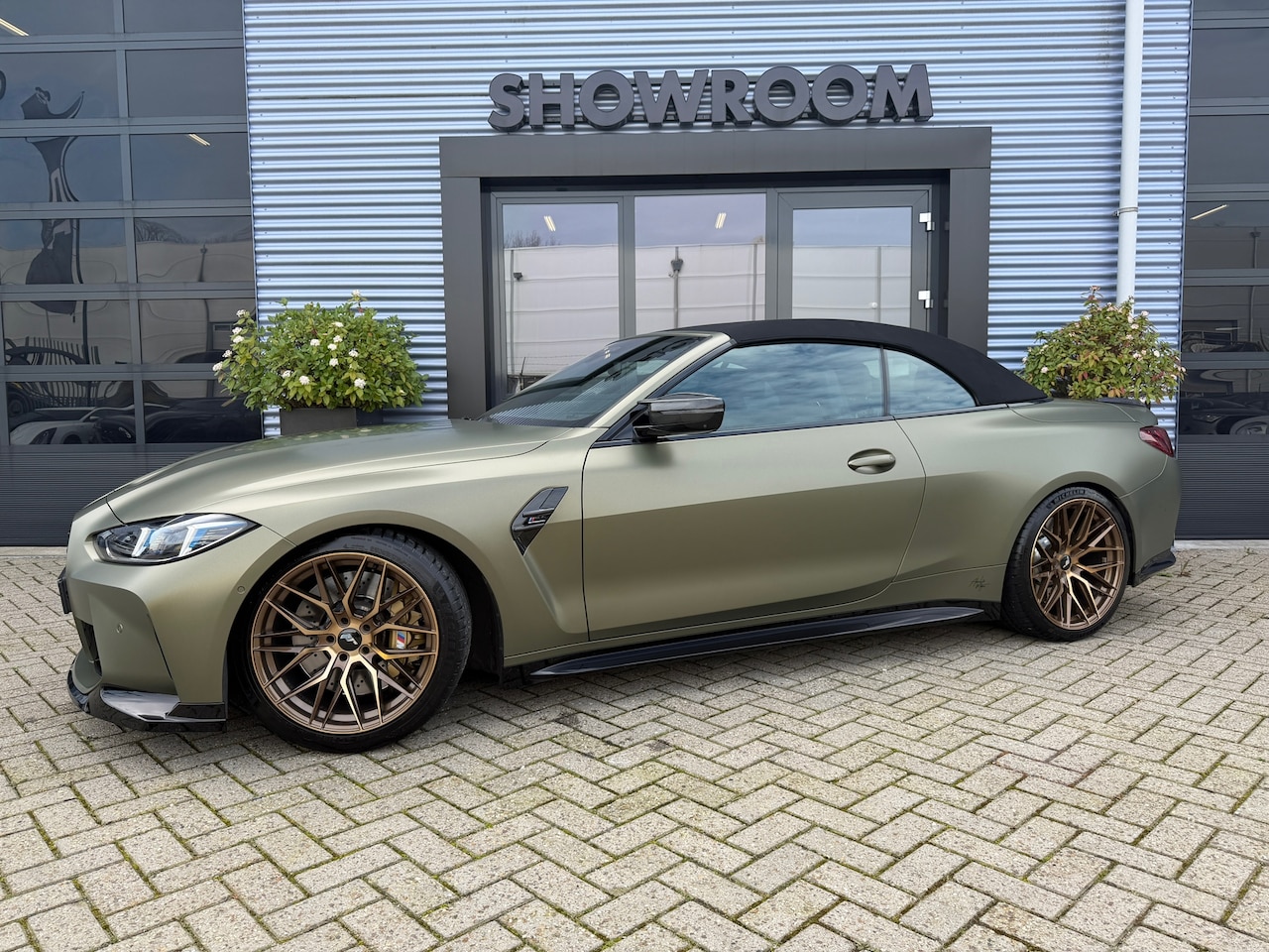 BMW 4-serie Cabrio - M4 xDrive Competition Absolute motors gewrapt|Zwarte delen PPF/Fabrieksgarantie bmw 03-202 - AutoWereld.nl