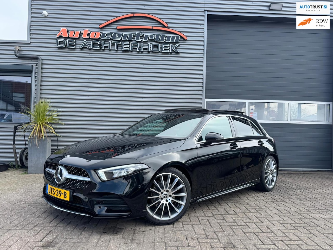 Mercedes-Benz A-klasse - 200 Launch Edition AMG-Pakket * Panoramadak * Automaat - AutoWereld.nl