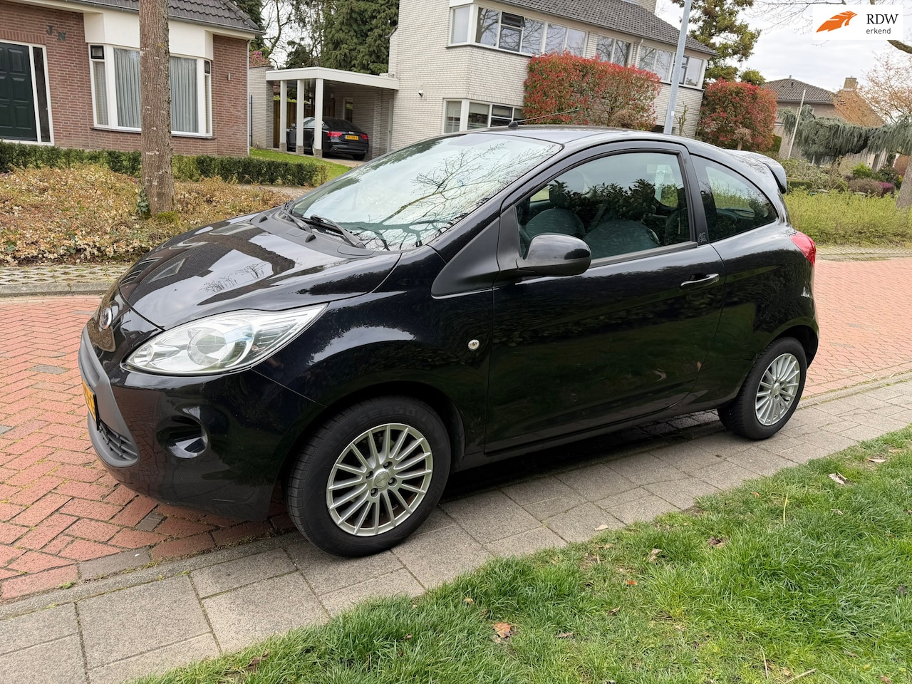 Ford Ka - 1.2 Titanium 1.2 Titanium, Airco, APK 01-04-2027 - AutoWereld.nl
