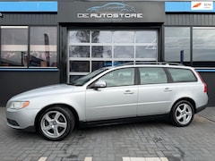 Volvo V70 - 2.0 Momentum Automaat 211000km Half leder Trekhaak Zeer Nette Auto