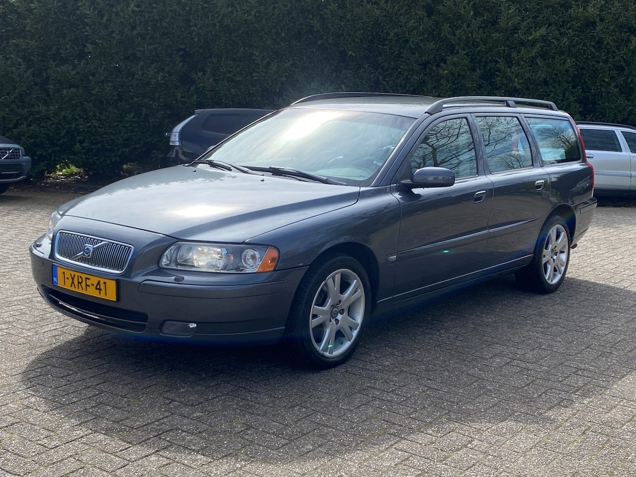 Volvo V70 - 2.5T AWD Summum Aut. APK t/m 26-03-2027 - AutoWereld.nl