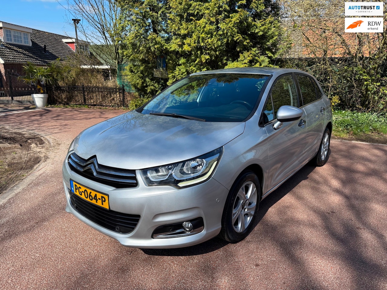 Citroën C4 - 1.2 PureTech Feel Collection / Navi / Automaat / NAP / PDC / Aux - AutoWereld.nl
