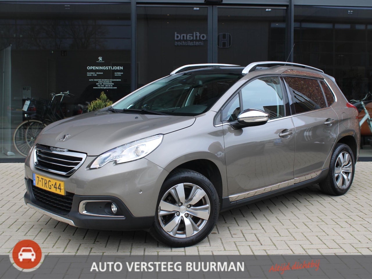 Peugeot 2008 - 1.2 VTi 82PK Allure Pack Premium Plus Panoramadak, Trekhaak, Navigatie en climate control - AutoWereld.nl