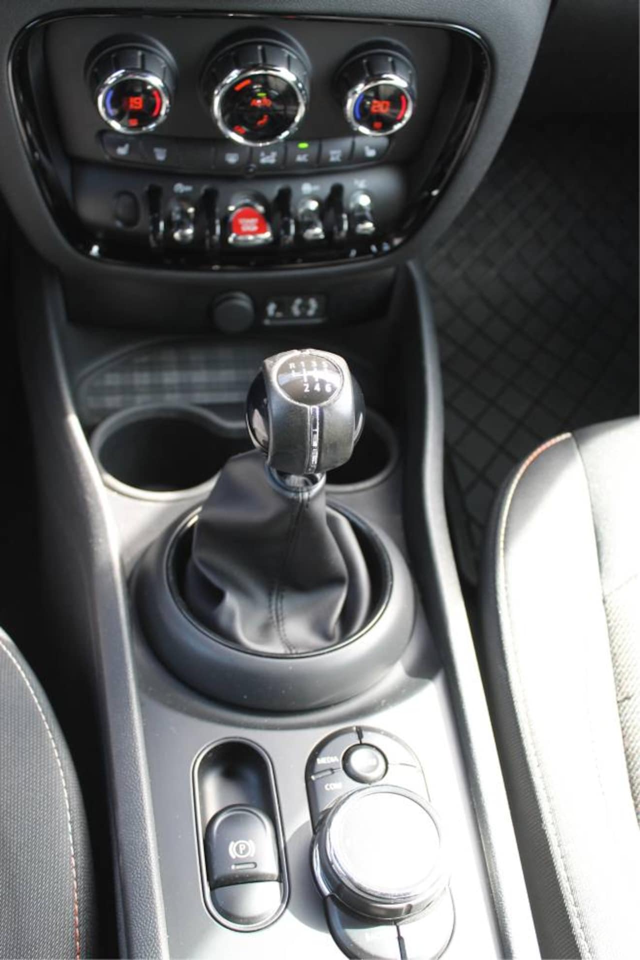 MINI Clubman - 1.5 Cooper 1.5 136pk Cooper - AutoWereld.nl